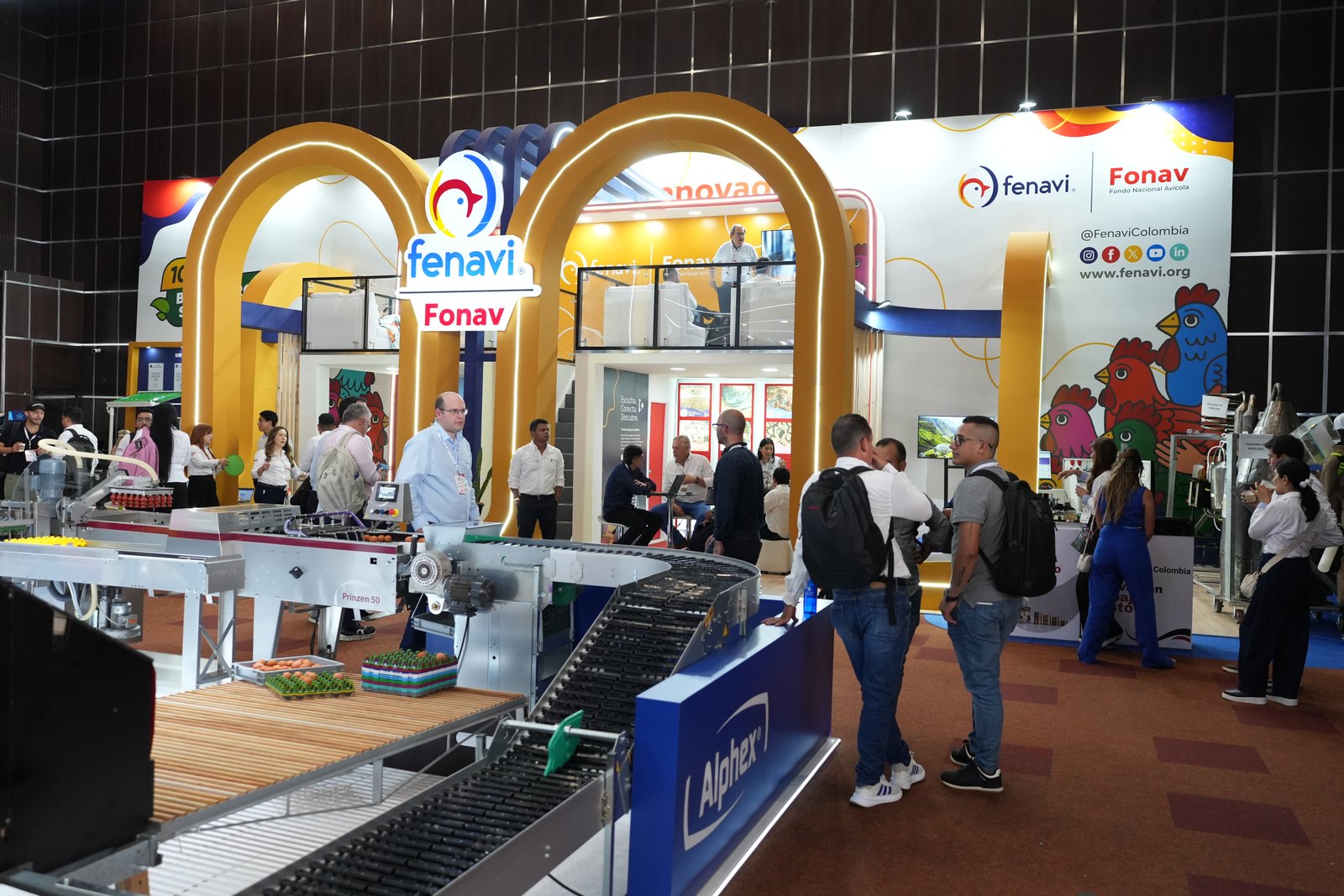 Muestra comercial del XXII Congreso Fenavi 2026 en Cali