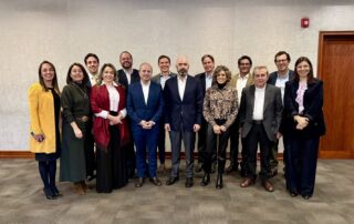 El senador Juan Espinal con la Junta Directiva de la SAC